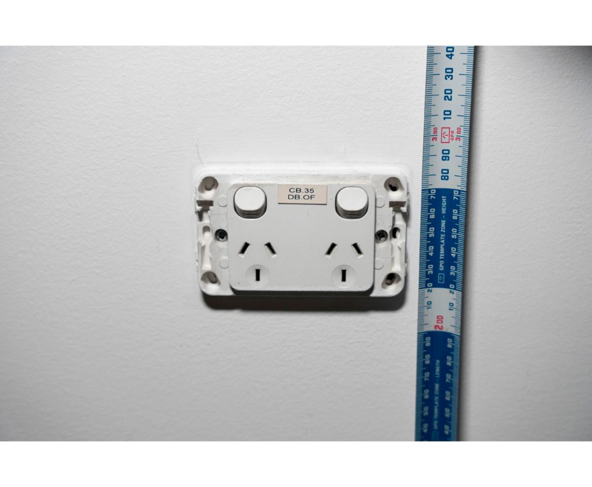 ELECTRICIANS BLUE MONKEY 8M TAPE MEASURE