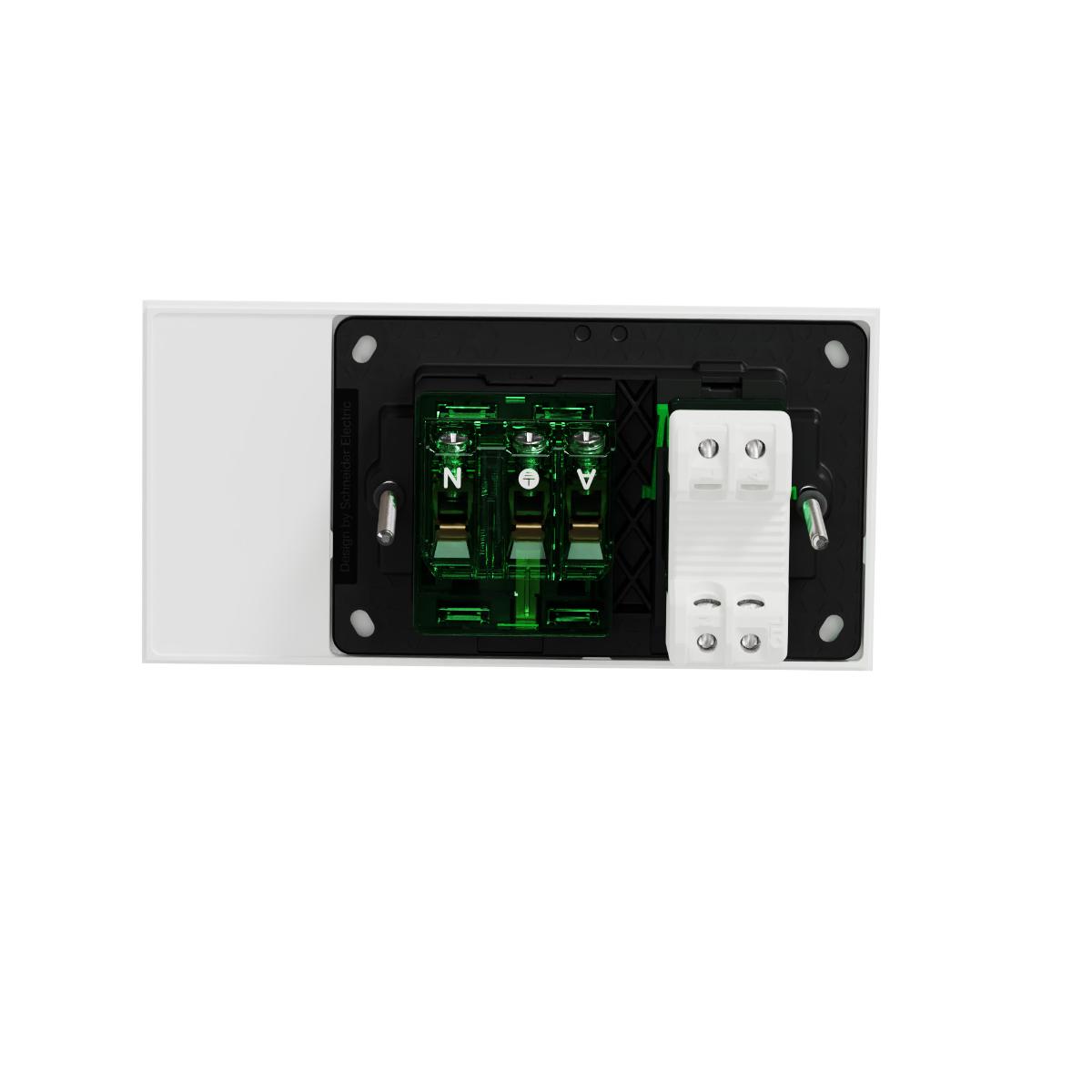 SOLIS SINGLE CONNECTED SWITCHED SOCKET