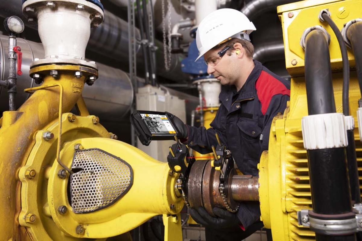LASER SHAFT ALIGNMENT TOOL