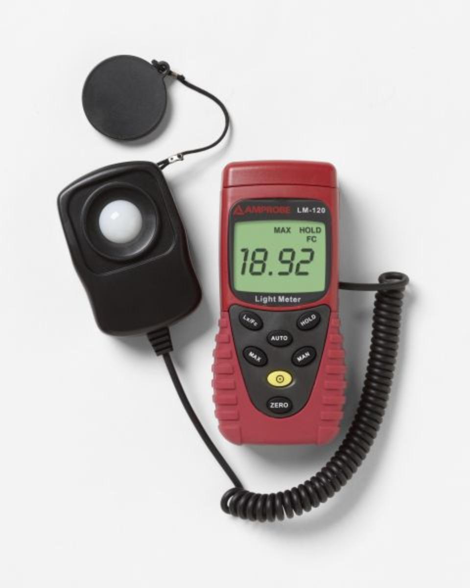 LM-200 LIGHT METER AUTO RANGING