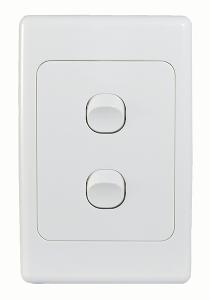 COUGAR SWITCH VERTICAL 2G 16A WHITE COUGAR SWITCH VERTICAL 2G 16A WHITE