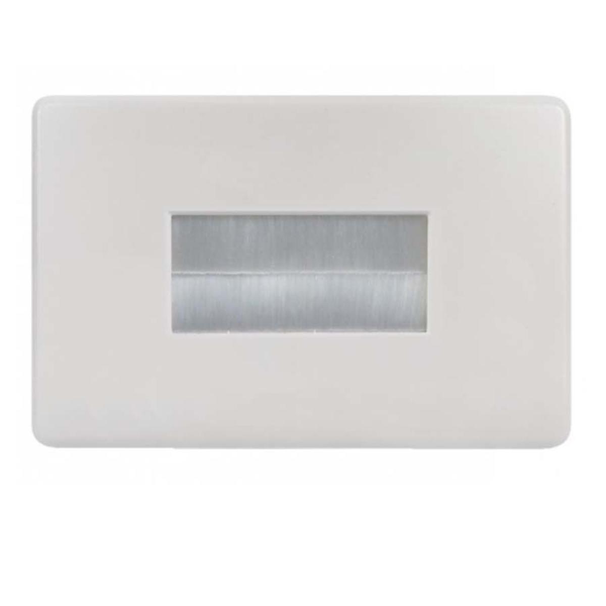 BRUSH CABLE MANAGEMENT FLUSH PLATE MT WH